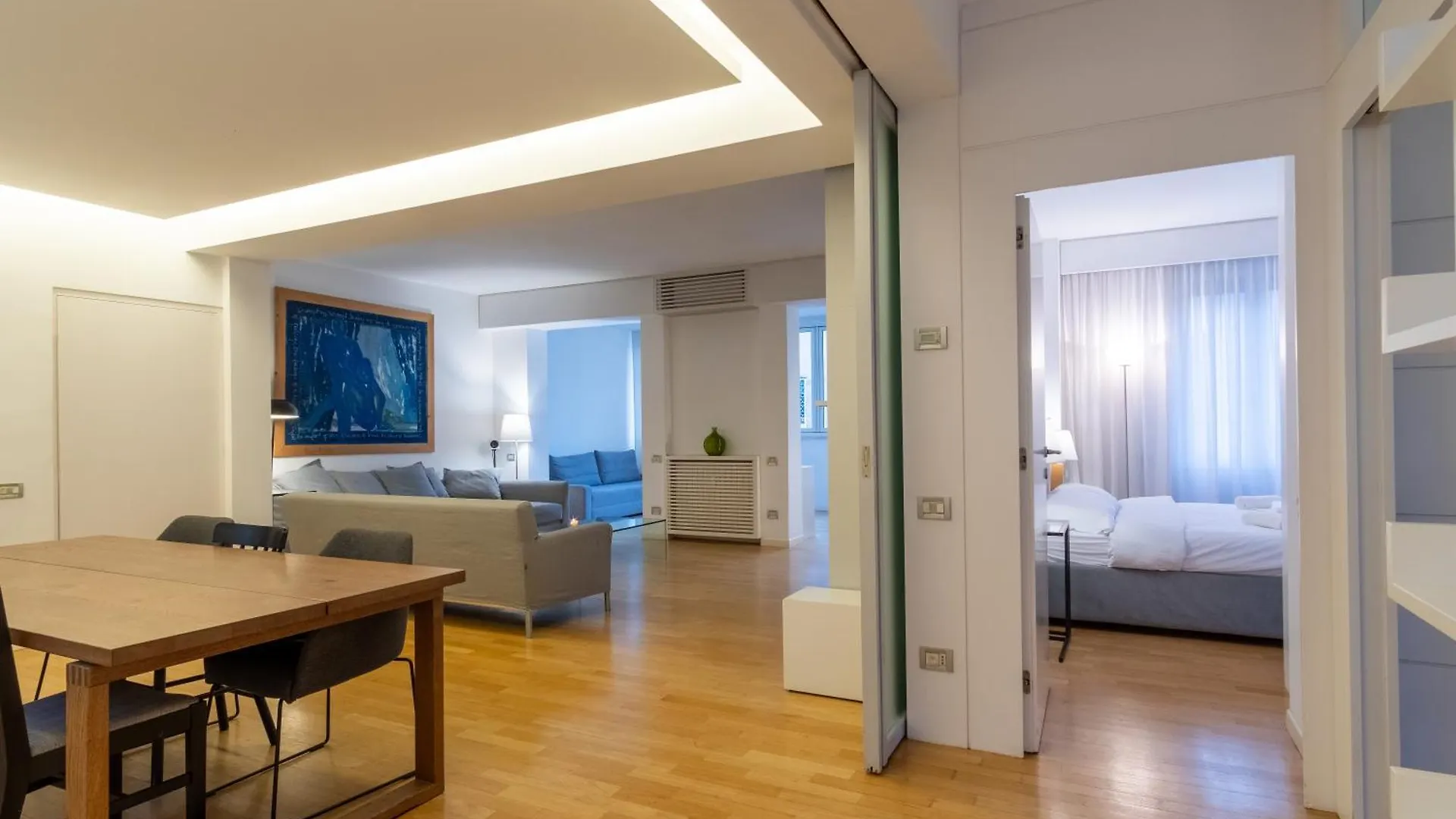 Attic With Terrace And Jacuzzi - Luxury Apartment Rome Italy