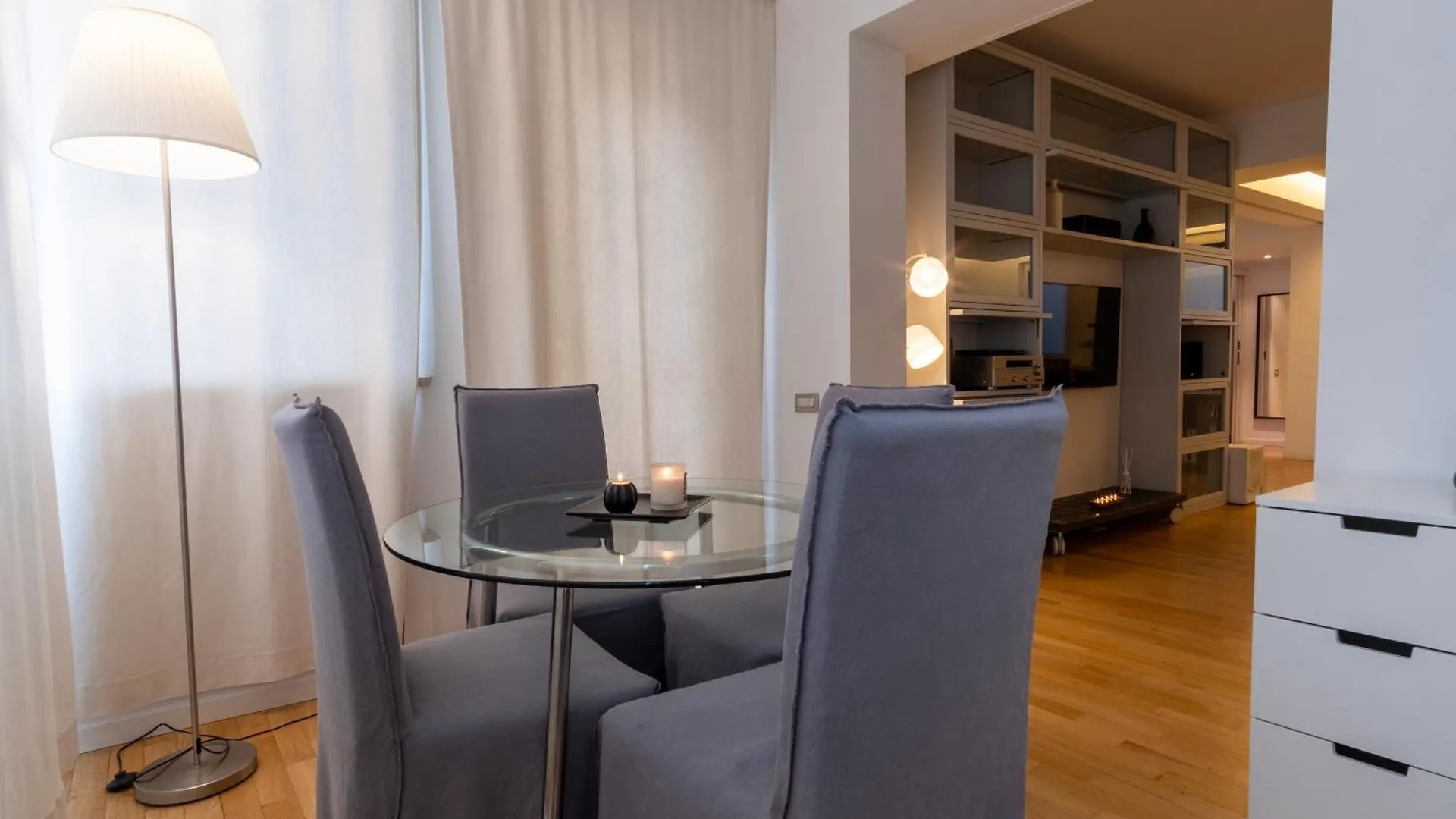 Attic With Terrace And Jacuzzi - Luxury Apartment Rome