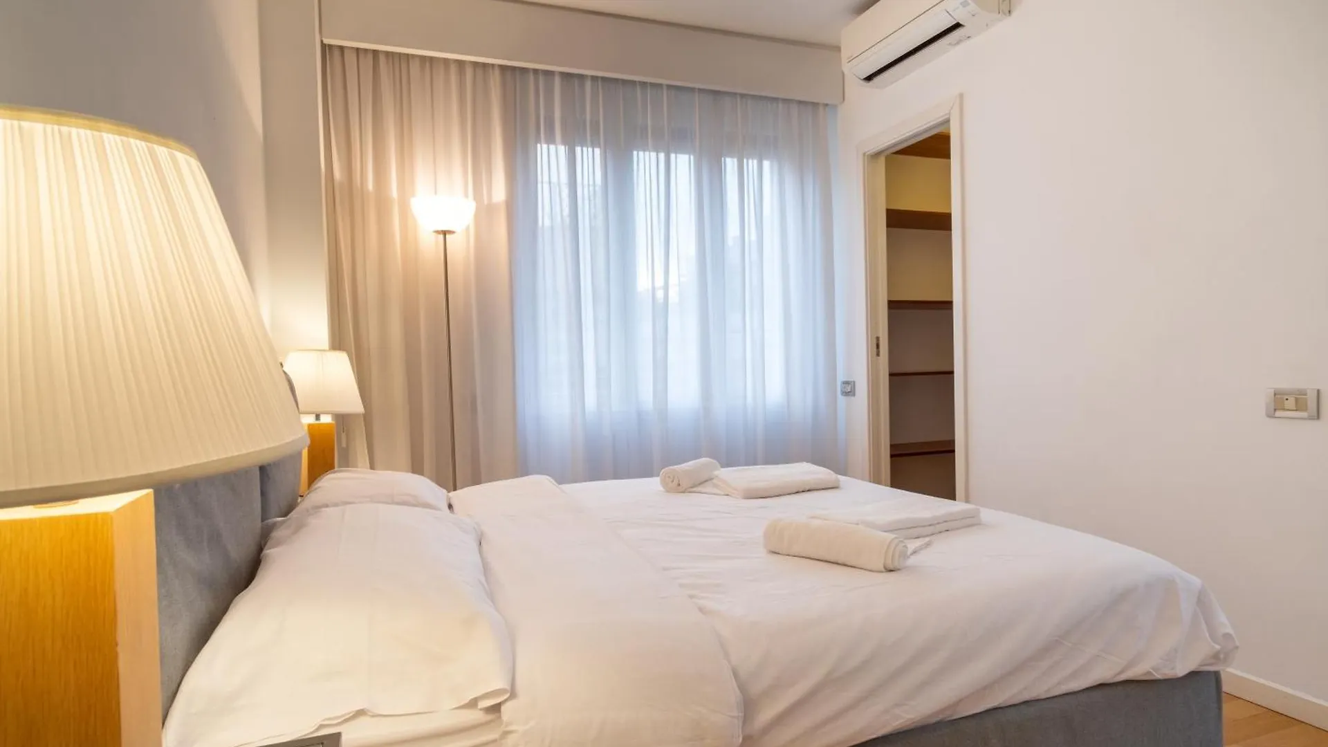 Attic With Terrace And Jacuzzi - Luxury Apartment Rome Italy