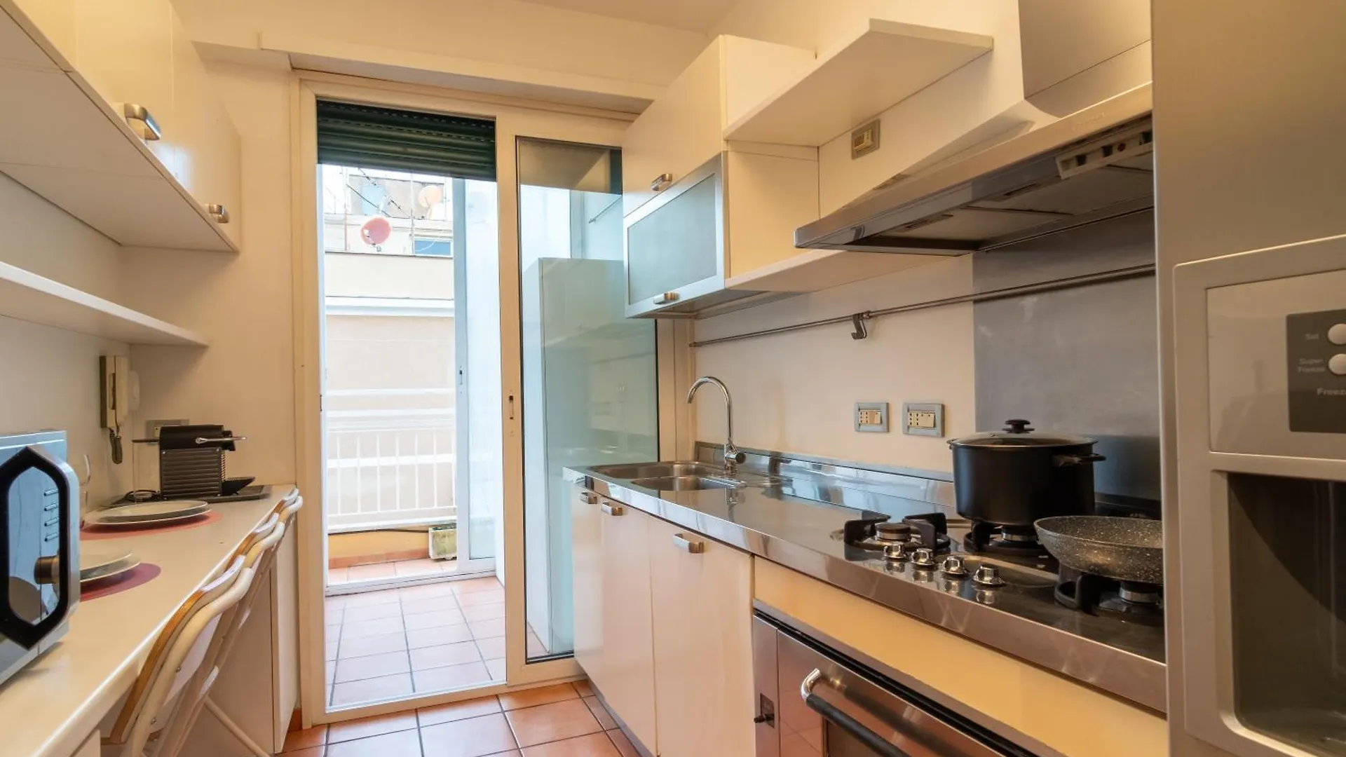 Attic With Terrace And Jacuzzi - Luxury Apartment Rome