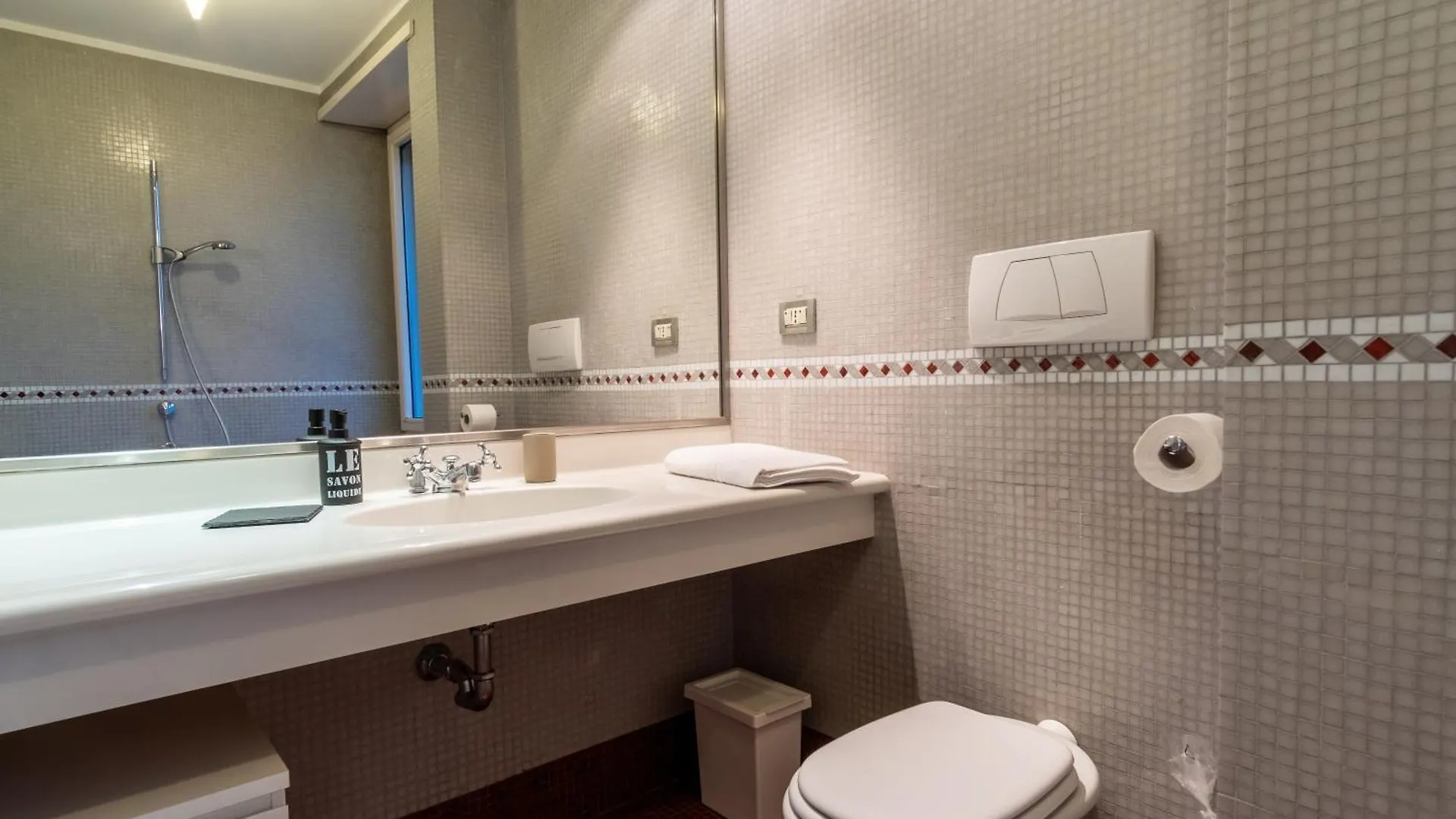 Attic With Terrace And Jacuzzi - Luxury Apartment Rome